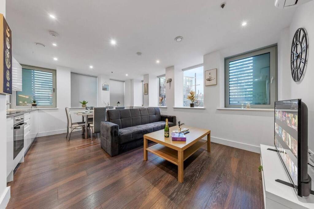 Sleep 7 20 Mins From London Waterloo Bp65 Apartment Exterior foto